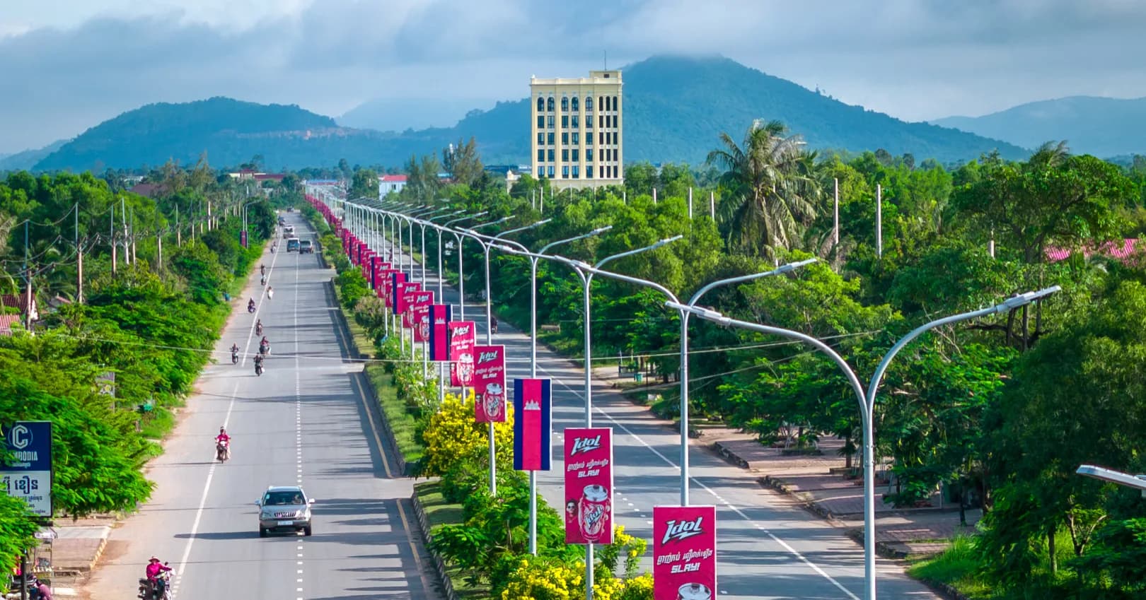 ផ្លូវ​ជាតិ​លេខ​៣៣អា(33A) នាព្រឹ​កព្រលឹម🌺  📍ភូមិ​ថ្មី​ សង្កាត់​ព្រៃ​ធំ​ ក្រុងកែប​  📸Mat Ousman- ម៉ាត់​ អ៊ូ​ស្មាន​  ​ មន្ទីរ​ព័ត៌មាន​ខេត្ត​កែប