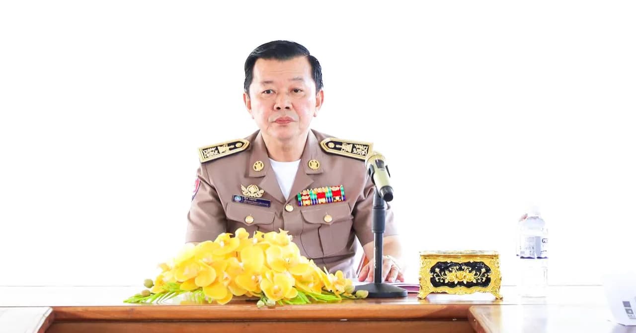វគ្គផ្សព្វផ្សាយពង្រឹងការយល់ដឹងស្តីពី «គោលនយោបាយភូមិ ឃុំ សង្កាត់ មានសុវត្ថិភាព» ជូនដល់មន្ត្រី ពាក់ព័ន្ធនៅថ្នាក់ក្រុង ស្រុក ថ្នាក់ឃុំ សង្កាត់ និងភូមិ ក្រោមអធិបតីភាព លោក ប៊ុន យោង អភិបាលរងខេត្ត នៅសាលាស្រុកដំណាក់ចង្អើរ