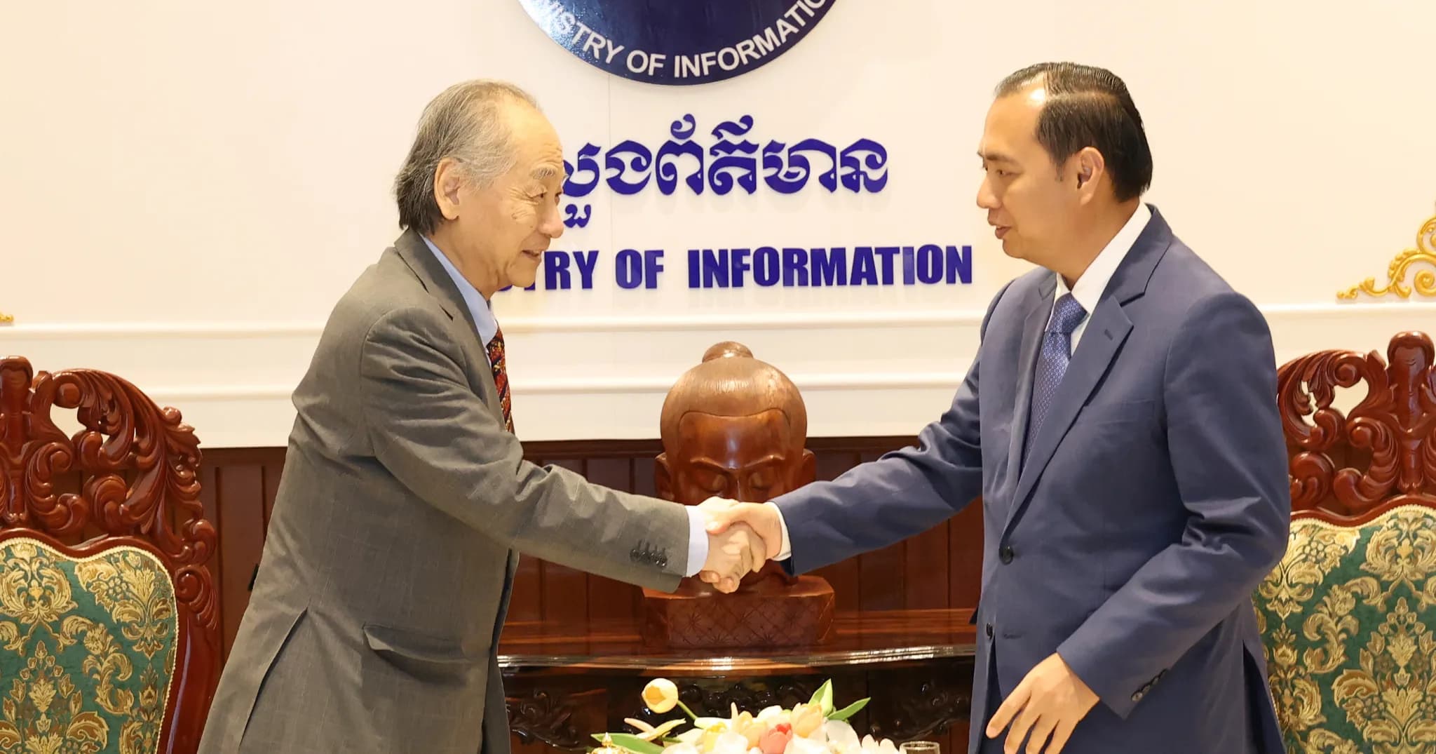 ឯកឧត្តម នេត្រ ភក្ត្រា រដ្ឋមន្ត្រីក្រសួងព័ត៌មាន បានទទួលជួបគណៈប្រតិភូសមាគមជប៉ុន-កម្ពុជា ដឹកនាំដោយ ឯកឧត្តម Fumiaki Takahashi អតីតឯកអគ្គរដ្ឋទូតជប៉ុនប្រចាំកម្ពុជា