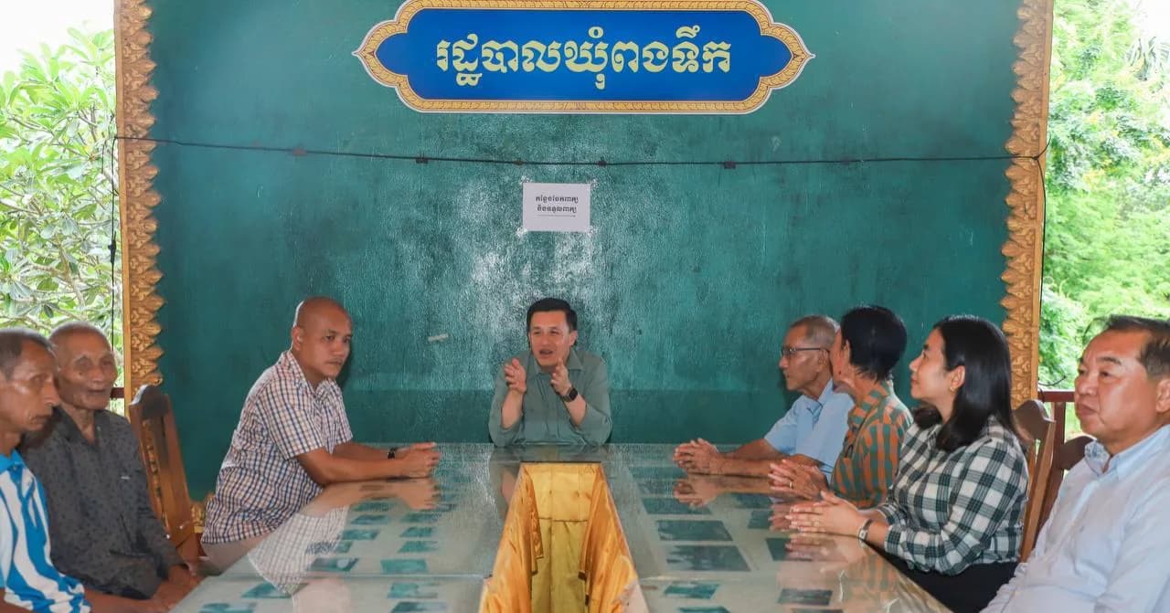 ឯកឧត្តម លាង មុនីរិទ្ធ ចុះសំណេះសំណាលជាមួយប្រជាពលរដ្ឋមានជីវភាពខ្វះខាតនៅខេត្តកែប