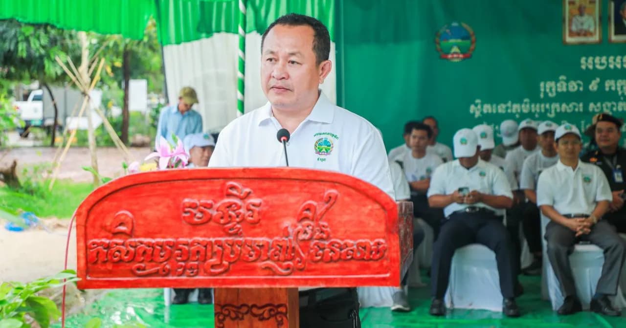 ថ្នាក់ដឹកនាំខេត្តកែប ណែនាំដល់យុវជនជំនាន់ក្រោយបន្ត​ដាំ​ដេីមឈេី និងថែរក្សាព្រៃឈេីអោយបានគង់វង្សយូរអង្វែង