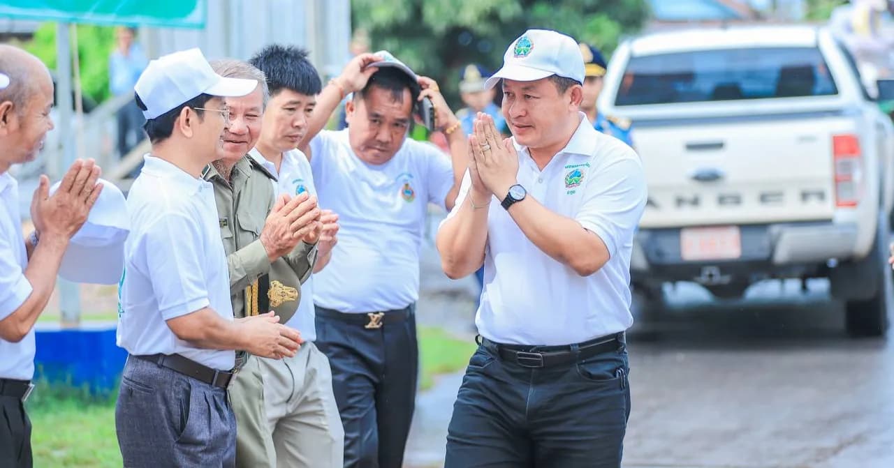 ឯកឧត្តម អ៊ុក ថា ប្រធានក្រុមប្រឹក្សាខេត្ត និងឯកឧត្តមបណ្ឌិត សោម ពិសិដ្ឋ អភិបាលនៃគណៈអភិបាលខេត្ត អញ្ជើញអធិបតីភាព អបអរសាទរ រុក្ខទិវា ៩ កក្កដា ឆ្នាំ២០២៦ ស្ថិតនៅភូមិអូរក្រសារ សង្កាត់អូរក្រសារ ក្រុងកែប ខេត្តកែប