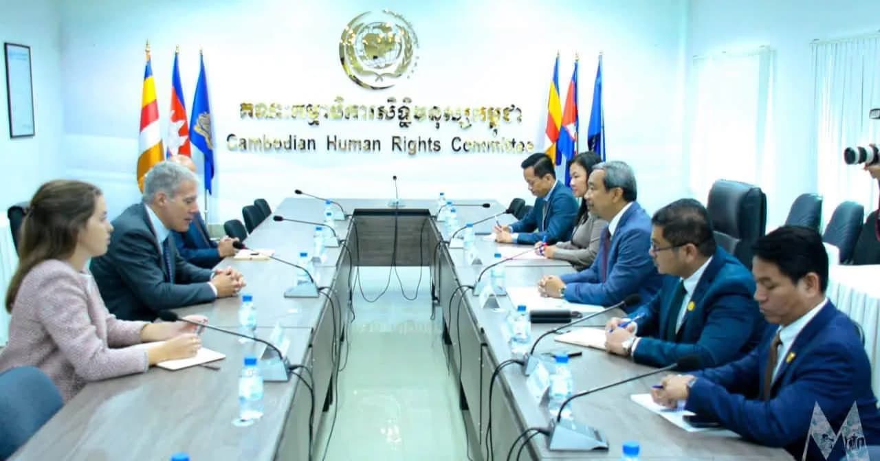 ឯកឧត្តម កែវ រ៉េមី ប្រាប់ទូតកាណាដា ពីស្ថានភាពជាក់ស្តែងនៅតាមតំបន់ព្រំដែន ដែលថៃបានរំលោភយ៉ាងធ្ងន់ធ្ងរលើច្បាប់អន្តរជាតិ ជាពិសេសច្បាប់សិទ្ធិមនុស្ស និងច្បាប់មនុស្សធម៌អន្តរជាតិ