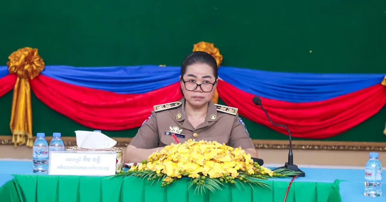 ព្រឹក ថ្ងៃចន្ទ ៣កើត ខែភទ្របទ ឆ្នាំមមី អដ្ឋស័ក ពុទ្ធសករាជ ២៥៧០ ត្រូវនឹងថ្ងៃទី១៤ ខែកញ្ញា ឆ្នាំ២០២៦  ខេត្តកែប៖ លោកស្រី គឹម ចន្នី អភិបាលរង នៃគណៈ អភិបាលខេត្ត ដឹកនាំកិច្ចប្រជុំត្រៀមរៀបចំកម្មវិធីពិនិត្យព្យាបាលជំងឺជូនប្រជាពលរដ្ឋ របស់ក្រុមគ្រូពេទ្យស្ម័គ្រចិត្តសម្តេចតេជោ នៅសាលប្រជុំតូចសាលាខេត្ត។