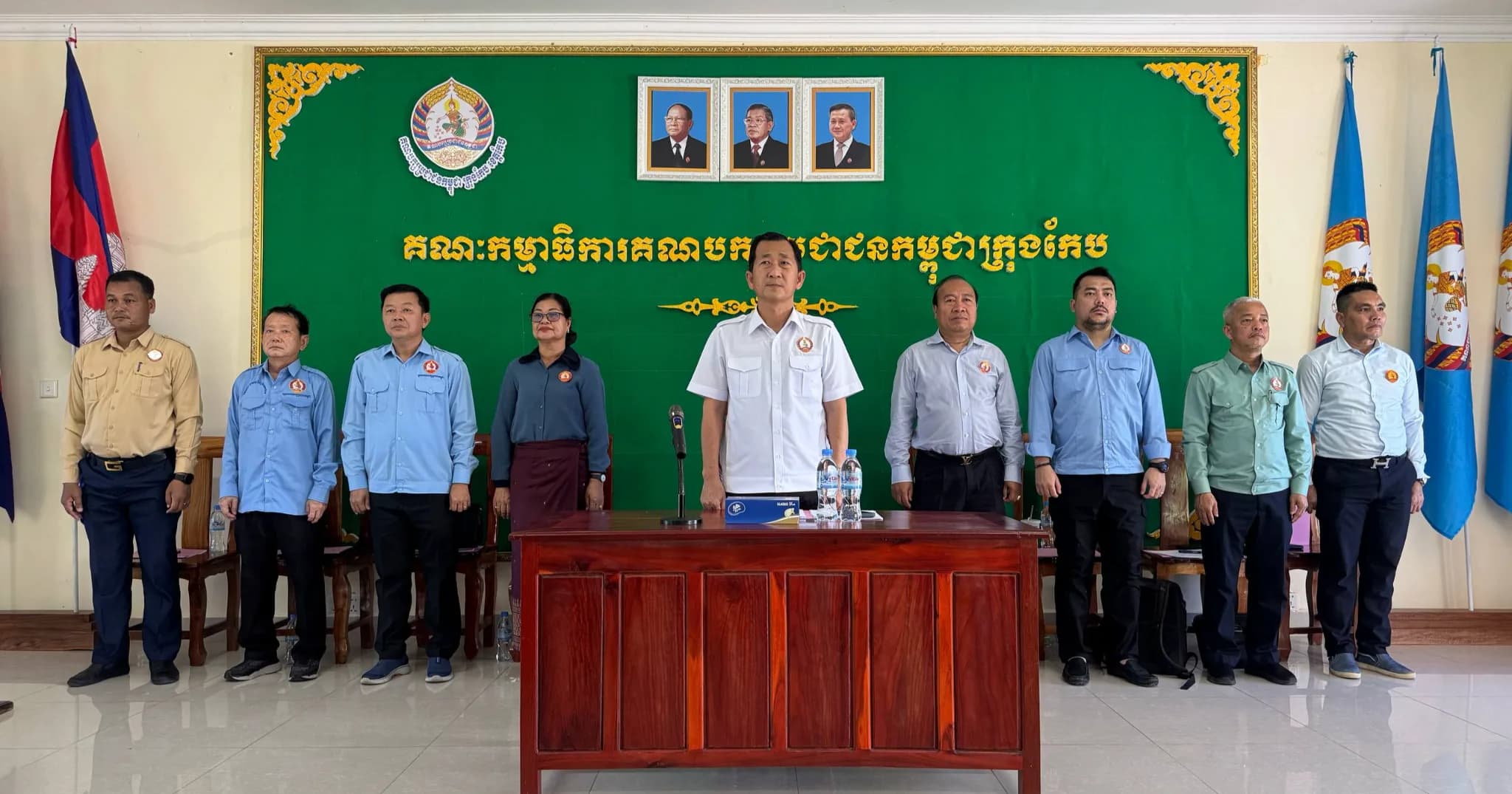 កិច្ចប្រជុំបូកសរុបលទ្ធផលគណបក្សក្រុង និងក្រុមការងារគណបក្សគ្រប់ថ្នាក់ប្រចាំខែសីហា​ ឆ្នាំ​២០២៦ និងលើកទិសដៅអនុវត្តការងារខែបន្ទាប់ ក្រោមអធិបតីភាព​ ឯកឧត្តម ហូ ស៊ីវយ៉ុង ប្រធានក្រុមការងារគណបក្សចុះមូលដ្ឋាន ក្រុងកែប និងស្រុកដំណាក់ចង្អេីរ​