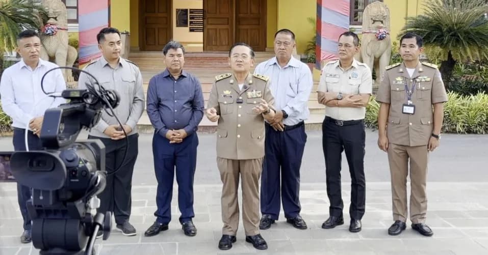 កិច្ចសម្ភាសន៍៖ ឯកឧត្តម សុខ លូ អភិបាលនៃគណអភិបាលខេត្តបាត់ដំបង សូមរីករាយស្តាប់ និងទស្សនាដូចតទៅ៖