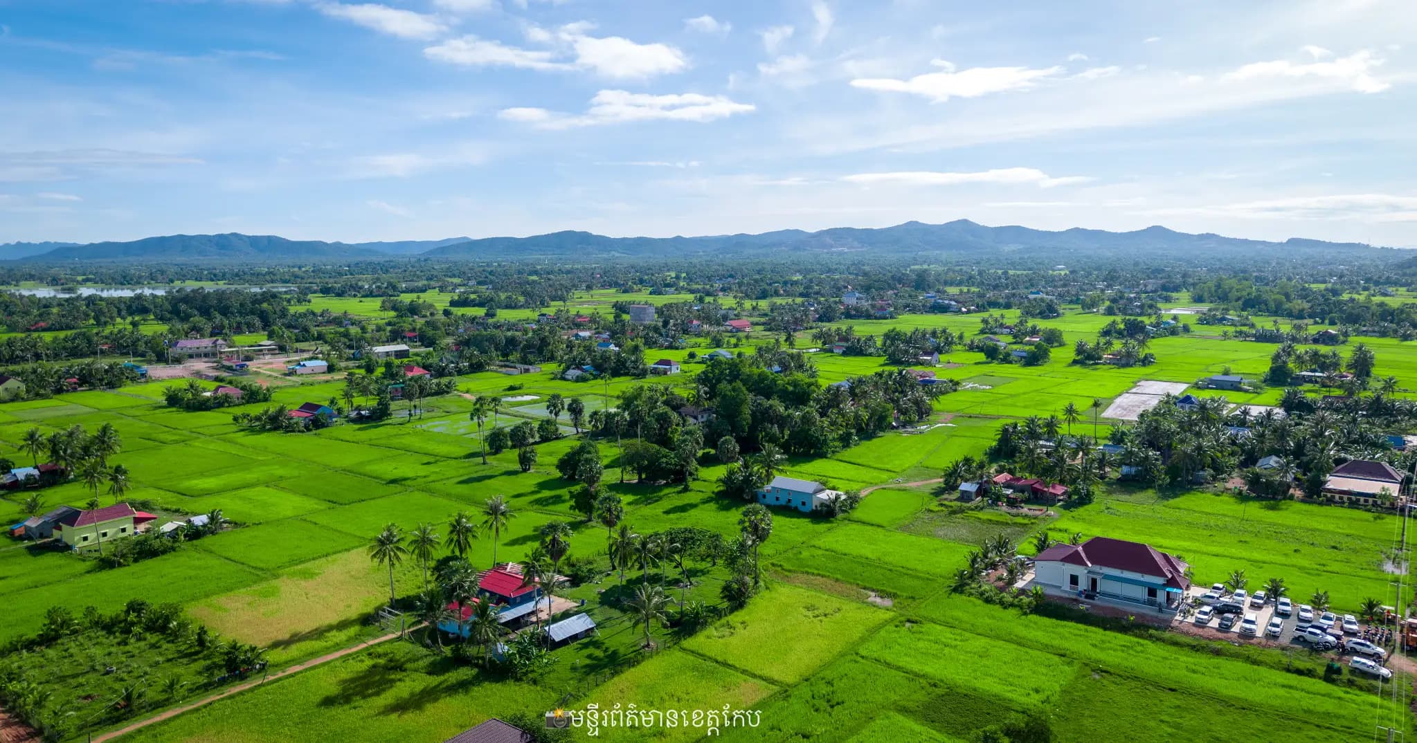 ភូមិឋានប្រជាពលរដ្ឋ ក្នុងភូមិកំពង់ត្រឡាច សង្កាត់ព្រៃធំ ក្រុងកែប 📸Mat Ousman- ម៉ាត់ អ៊ូស្មាន មន្ទីរព័ត៌មានខេត្តកែប