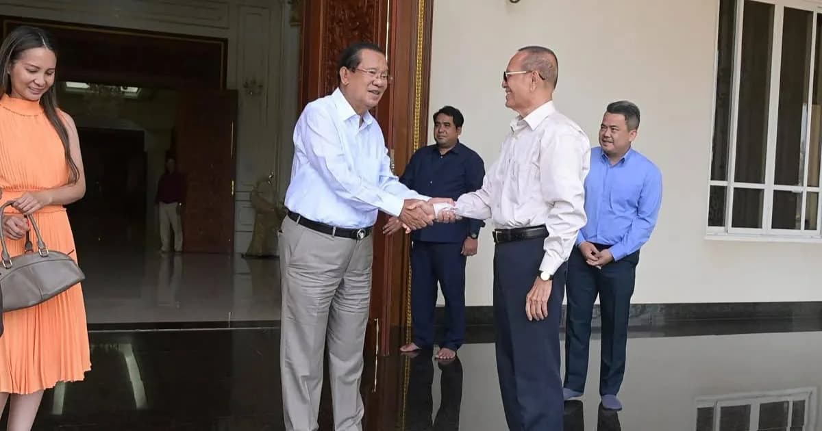 ប៉ុន្មានសប្តាហ៍មុនឯកឧត្តមកឹម សុខាបានមកជួបខ្ញុំនៅផ្ទះមុនពេលគាត់ទៅ សួរសុខទុក្ខកងទ័ពនិងជនភៀសសឹក។