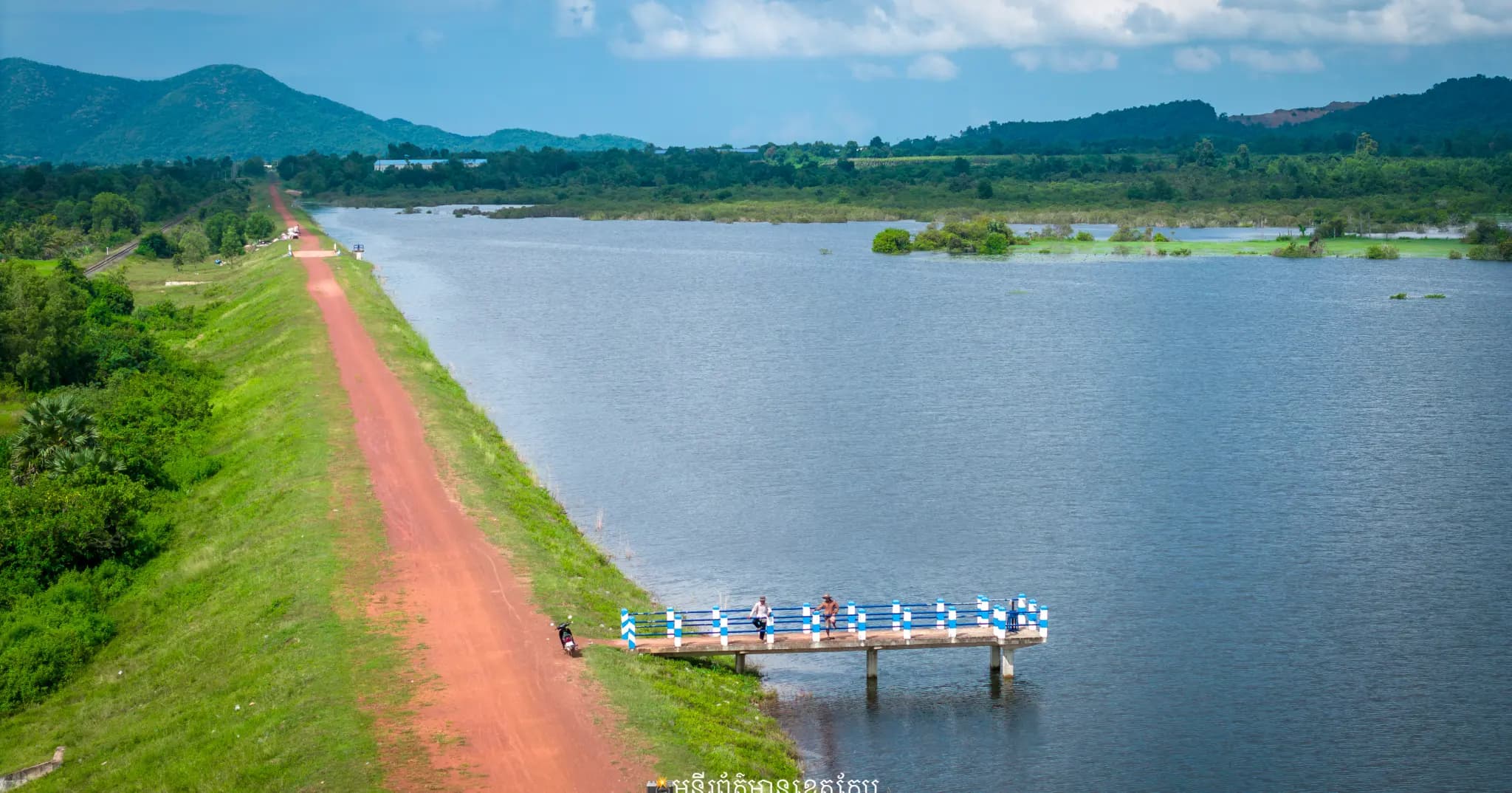 ប្រព័ន្ធធារាសាស្ត្រទំនប់អាងទឹករនេស៖