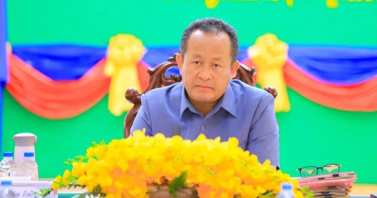 ឯកឧត្តមបណ្ឌិត សោម ពិសិដ្ឋ អភិបាលនៃគណៈអភិបាលខេត្ត អញ្ជើញដឹកនាំកិច្ចប្រជុំស្ដីពីការពិនិត្យសេចក្តីព្រាងឯកសារពាក់ព័ន្ធក្នុងការស្នើសុំចុះបញ្ជី "ក្ដាមសេះកែប" ជាម៉ាកសម្គាល់ភូមិសាស្ត្រទំនិញ នៅសាលប្រជុំក្រុមប្រឹក្សាខេត្ត