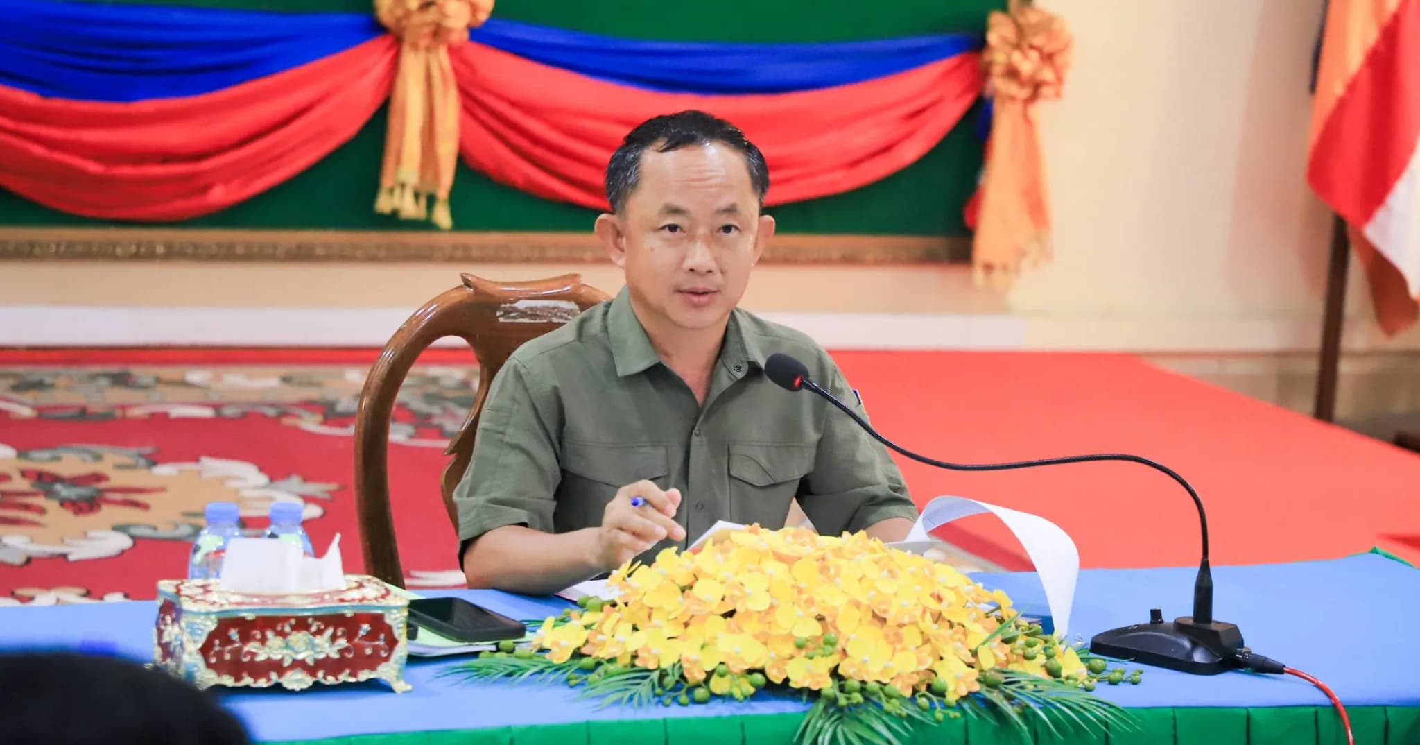 កិច្ចប្រជុំការប្រមូលចំណូល និងការផ្តល់សេវាសាធារណៈ តាមរយៈប្រព័ន្ធអនឡាញ នៅអង្គភាពច្រកចេញចូលតែមួយនៃរដ្ឋបាលខេត្ត