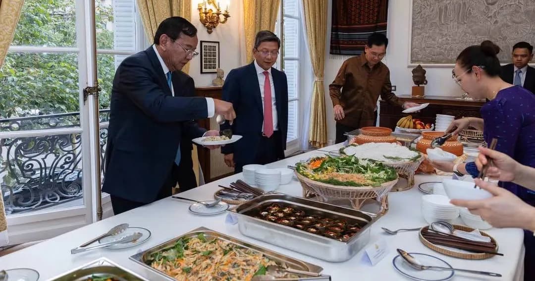 កម្ពុជាបង្ហាញបដិសណ្ឋារកិច្ច និងម្ហូបខ្មែរ ជូនប្រតិភូហ្វ្រង់កូហ្វូនី នៅទីក្រុងប៉ារីស មុនឈានទៅកិច្ចប្រជុំកំពូលនៅភ្នំពេញ