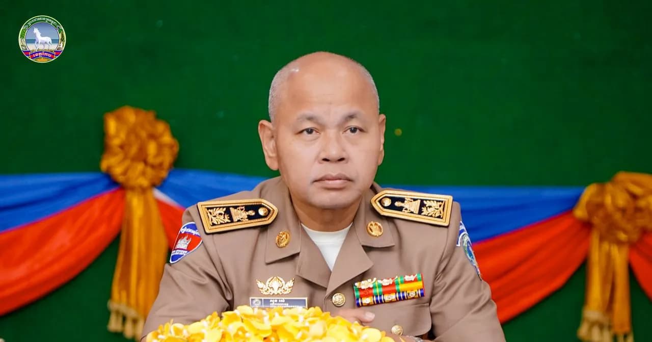 លោក សុខ រស់ អភិបាលរងខេត្ត បានអញ្ជើញចូលរួម កិច្ចប្រជុំពិភាក្សាលើការជំរុញ និងគាំទ្រការតែងតាំងនាយកសាលាតាមគ្រឹះស្ថានសិក្សាសាធារណៈ ក្រោមអធិបតីភាព ឯកឧត្តម ចាន់ សុធា រដ្ឋលេខាធិការក្រសួងមហាផ្ទៃ និងជាប្រធានលេខាធិការ ដ្ឋាន គ.ជ.អ.ប. តាមរយៈប្រព័ន្ធ (Zoom) នៅសាលប្រជុំតូចសាលាខេត្តកែប៕